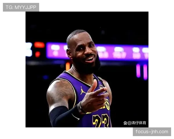 勒布朗·詹姆斯凌晨四点喝蛋白粉的样子，真不像快40的人